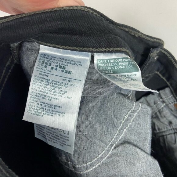 Levis Wedgie Icon Fit Black Size 26 Button Fly High Rise Raw Hem Distressed Jean - Picture 14 of 14